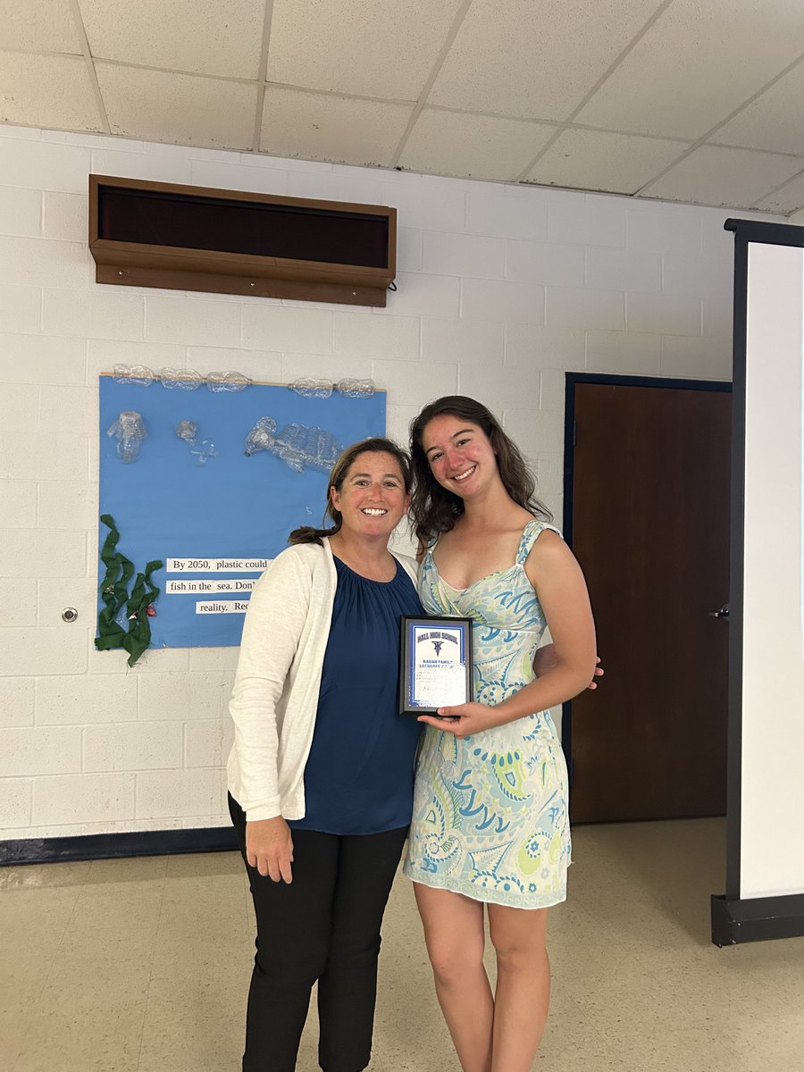 Congratulations to recent graduate Anna Witinski! She is the girls lacrosse recipient of the Kagan Family Lacrosse Award.  The annual award was established in 2005 by the Kagan Family - Emily (class of 2004) and Jonathan (class of 2001).