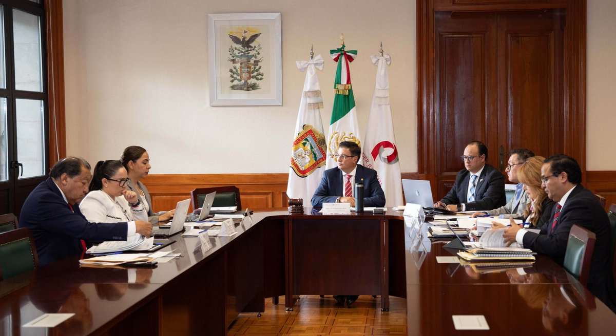 #Comunicado📄
Innova PJEdomex con líneas de investigación  
en materia Ambiental e Inteligencia Artificial  

🔳 Se desarrollarán nuevos marcos jurídicos en materia de Derecho Ecológico, para promover la conservación de los ecosistemas y la sostenibilidad ambiental.
🔳