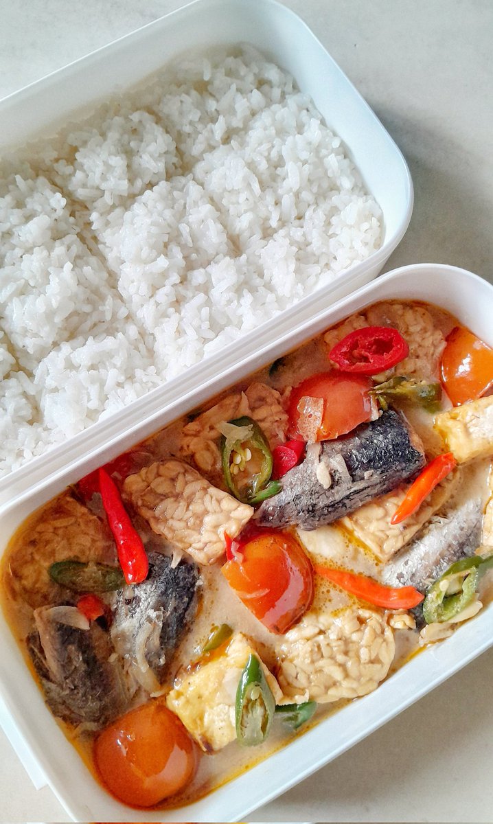 BulegGinah's tweet image. Bekel Yoko tudey, 18 Juni 2025
- Ikan Cakalang Masak Santan Pedas

 Di Jawa biasa masak dengan ikan tongkol/tongkol asap. Berhubung di Makassar letak perairan lautnya berbeda, disini diganti dengan ikan cakalang dan lebih gurih 👌🏻
#Bekal #idebekal #bekalkantor #masak #idemasak