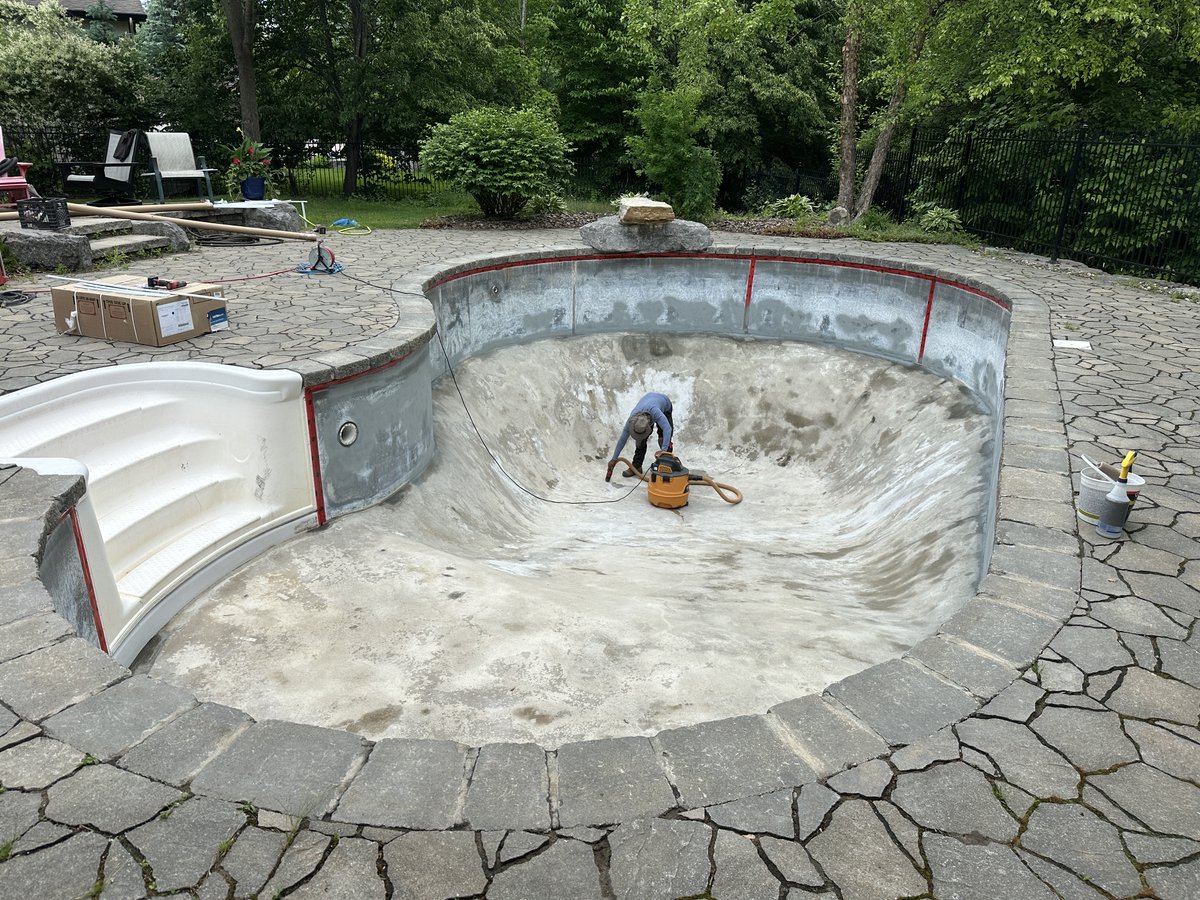 hbpools's tweet image. A fresh liner is like a facelift for your pool—instantly vibrant, totally refreshed." 🏊‍♂️✨

📞 Book your liner replacement today!
📩 info@hbpools.com | 📱 613-212-0036
#HBPools #LinerReplacement #OttawaPools #PoolRefresh #IngroundPoolExperts