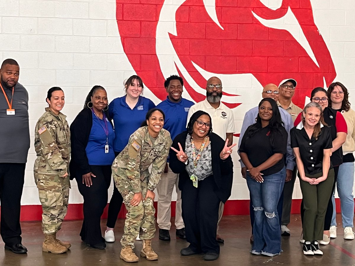 Our youth at Leadership Academy explored careers, practiced interview skills, and connected with amazing community partners! 💼✨

Huge thanks to C3 Construction, U.S. Army, Workforce Solutions/SerJobs, Credible Messengers United &amp; FutureU – HCPL for investing in their futures!