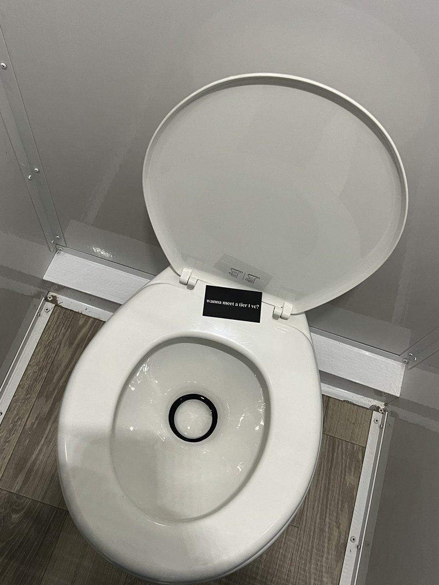 hellochangg's tweet photo. SF toilets be like🤣🤣 https://t.co/GZnm2MyKHQ