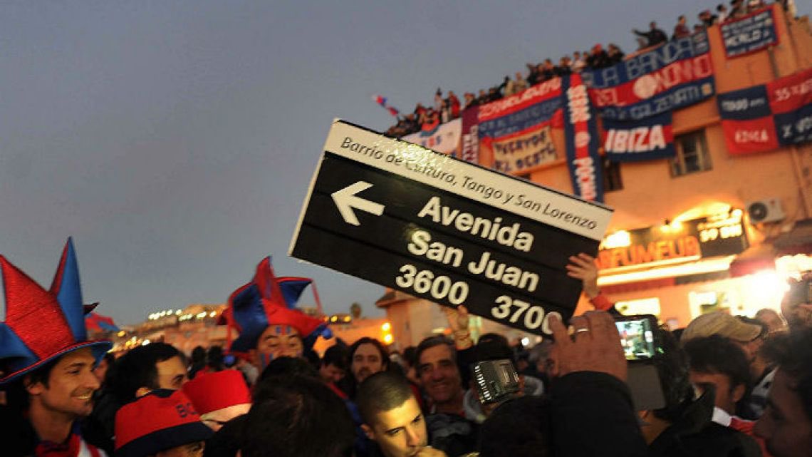 🔝 QUINCE MIL personas a 14.847km de Argentina. 

CLUB ATLÉTICO SAN LORENZO DE ALMAGRO.