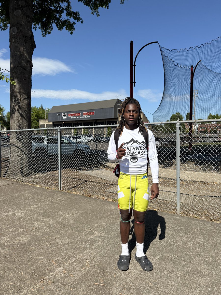 OfficialSR2_'s tweet image. was representing Team FSP today and i wanna thank all the coaches for their time from d1 - juco, highlights coming soon!!!! @THENWSHOWCASE @TFordFSP @RFordFSP @BrandonHuffman