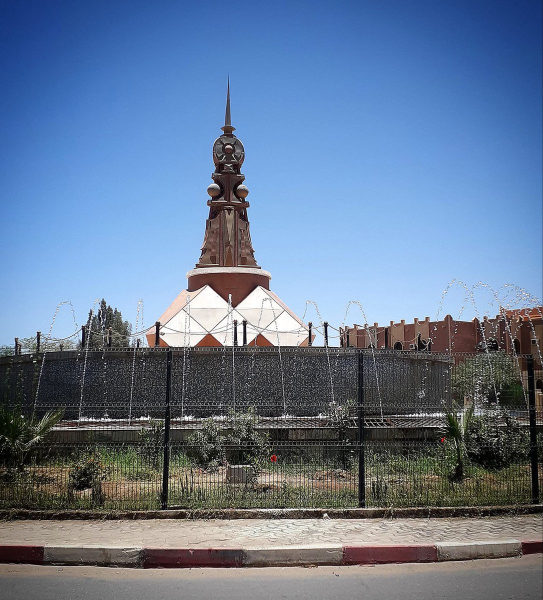 Roundabout
In the city of Tamanrasset in southern Algeria