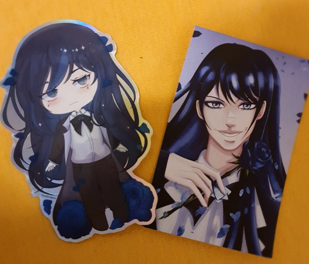 Paytontont's tweet photo. i was so happy to get my grubby hands on these heheh >:3 
TY FOR @emmythemochi @PumpkinsGuts TRADING FREEBIES WITH ME !!! they're so lovely 💙💙💙
(sorry for the poor image AJHDSJK i just got home)

#adohibana_berlin https://t.co/c5aTNfb4vr