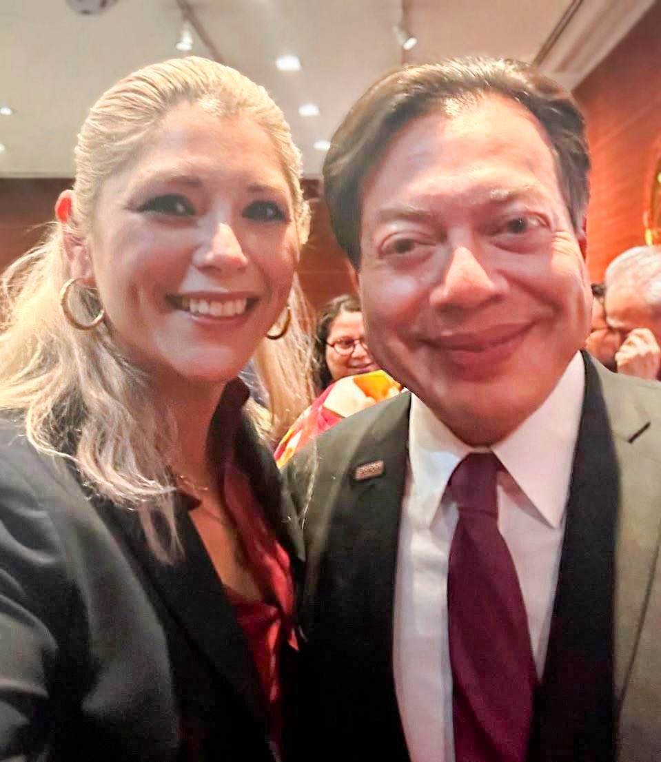 Vero Camino Farjat (@veronicacamino) on Twitter photo ¡Feliz cumpleaños, estimado compañero Secretario <a href="/mario_delgado/">Mario Delgado</a>! 🎉
Te deseo un año lleno de bendiciones, salud y mucha fuerza para seguir impulsando la transformación de nuestro país desde la educación, siempre de la mano de nuestra Presidenta <a href="/Claudiashein/">Claudia Sheinbaum Pardo</a>.
Un fuerte abrazo ¡Feliz cumpleaños, estimado compañero Secretario <a href="/mario_delgado/">Mario Delgado</a>! 🎉
Te deseo un año lleno de bendiciones, salud y mucha fuerza para seguir impulsando la transformación de nuestro país desde la educación, siempre de la mano de nuestra Presidenta <a href="/Claudiashein/">Claudia Sheinbaum Pardo</a>.
Un fuerte abrazo
