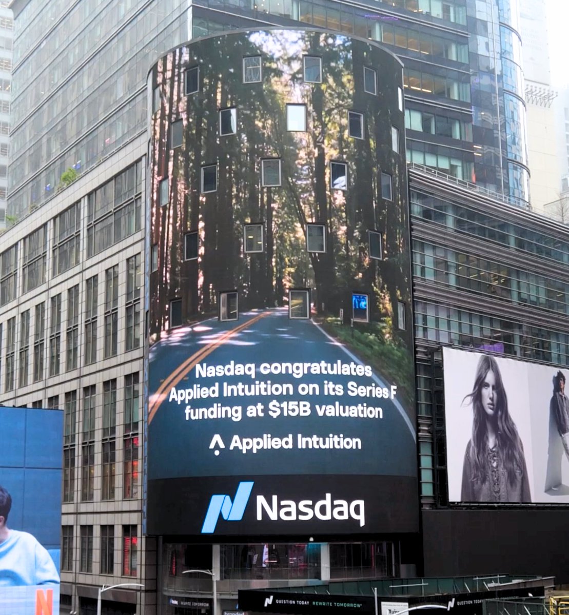 AppliedInt's tweet image. Spotted in Times Square! 👀
We just announced our Series F on Nasdaq Tower. The road ahead is long — and we’re hiring top talent to help drive the future of vehicle intelligence. Join us: appliedintuition.com/careers?utm_so…
#nasdaq #seriesf #announcement