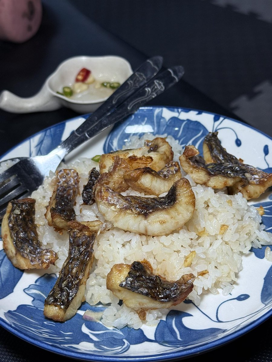topplushh's tweet photo. ข้าวปลานิล มื้อเที่ยง https://t.co/CRiDQlu334