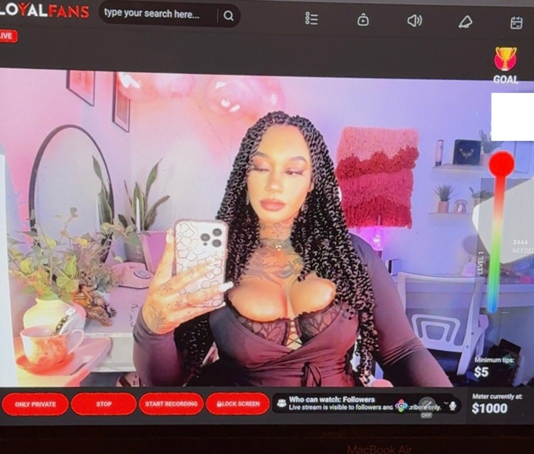 on the 3rd Day of Honey 🍯˚ ༘ ೀ⋆｡˚
ez $1k live stream 

be on the lookout for tomorrow’s clip drop