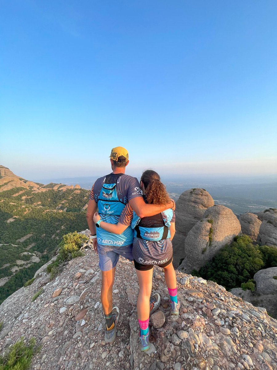 Montserrating ayer tarde-noche con mi segunda familia, Escola Trail Barcelona, los Everest ¡hay momentos que quedarán para siempre! 💙⛰️

<a href="/FEEC_cat/">FEEC</a> <a href="/mitjadelcastell/">Mitja del Castell</a>