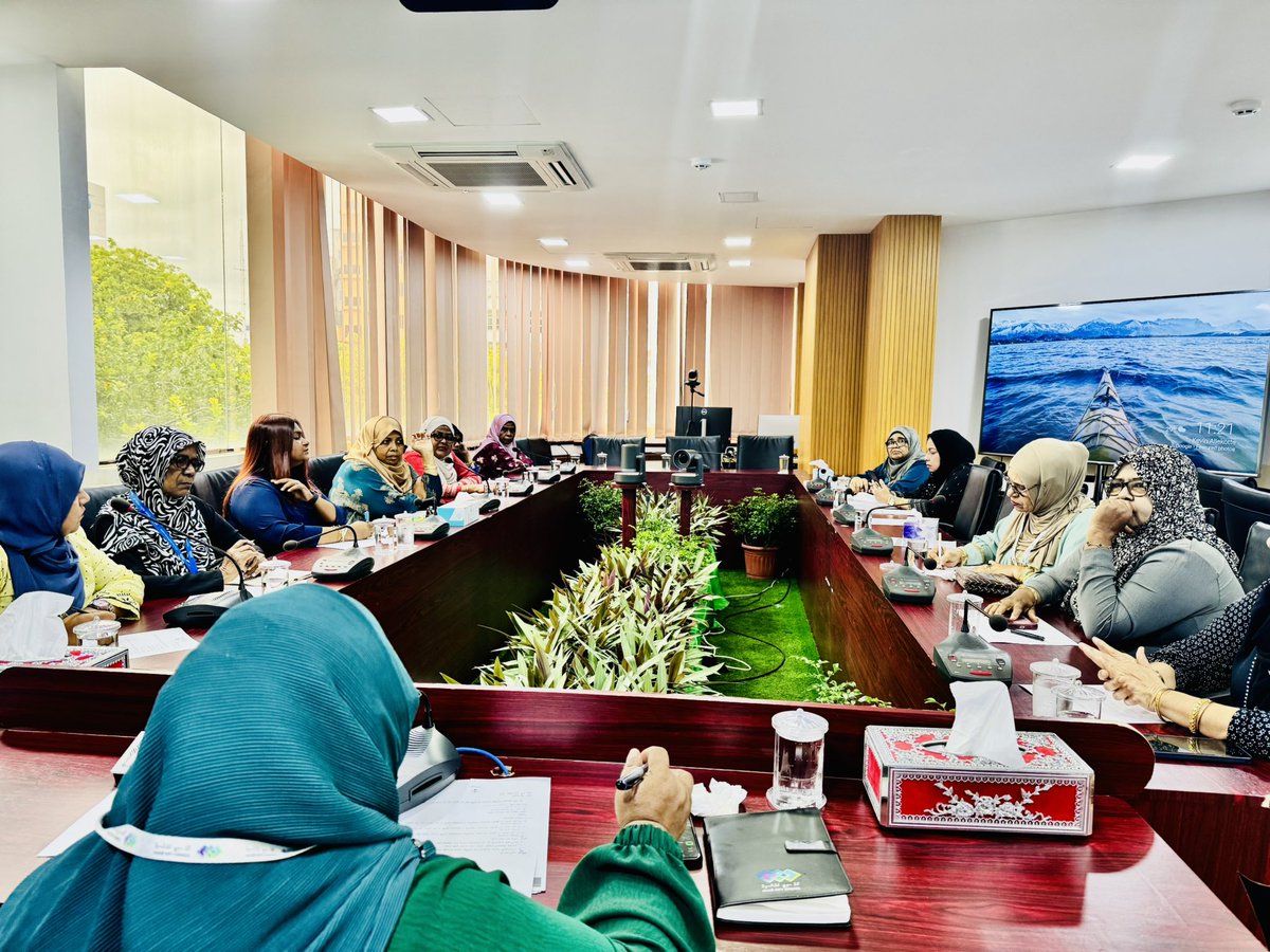 މާލެ ސިޓީގެ އަންހެނުންގެ ތަރައްޤީއަށް މަސައްކަތް ކުރާ ކޮމިޓީގެ ހަތަރު ވަނަ ދަޢުރުގެ 200   ވަނަ ރަސްމީ ޖަލްސާ 

18-6-2025