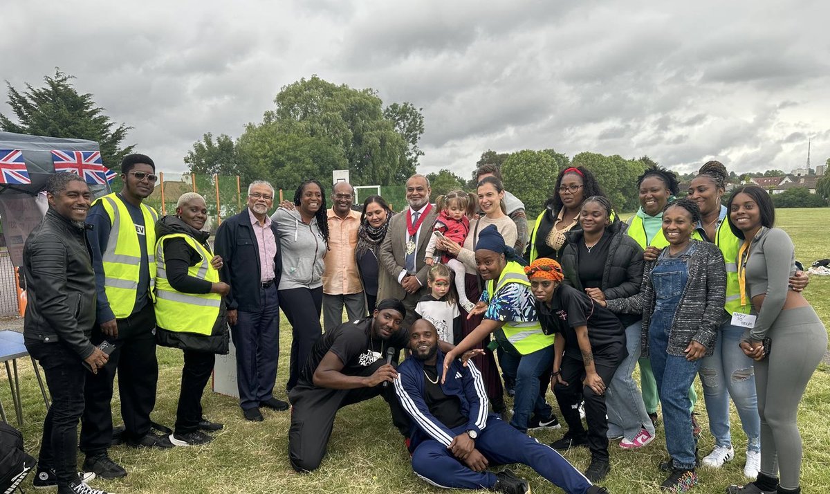 CllrDrManjuShahul (@manjushahul) on Twitter photo Pleased to attend The Big Lunch at Highbury Park. Well done <a href="/Cllr_Alisa/">Alisa Flemming</a> and <a href="/AppuDhamodaran/">Cllr Appu Dhamodaran Srinivasan</a> for organising a brilliant day of community fun with face painting, football, basketball, family games, music and more. Pleased to attend The Big Lunch at Highbury Park. Well done <a href="/Cllr_Alisa/">Alisa Flemming</a> and <a href="/AppuDhamodaran/">Cllr Appu Dhamodaran Srinivasan</a> for organising a brilliant day of community fun with face painting, football, basketball, family games, music and more.