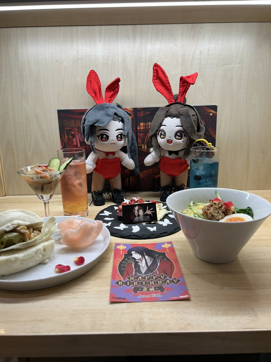 コレのために手に入れたと言っても過言ではないwawaちゃんのお洋服本で2人ともバニーちゃんに出来た！
そして誕生日お祝いに行ってきました♪