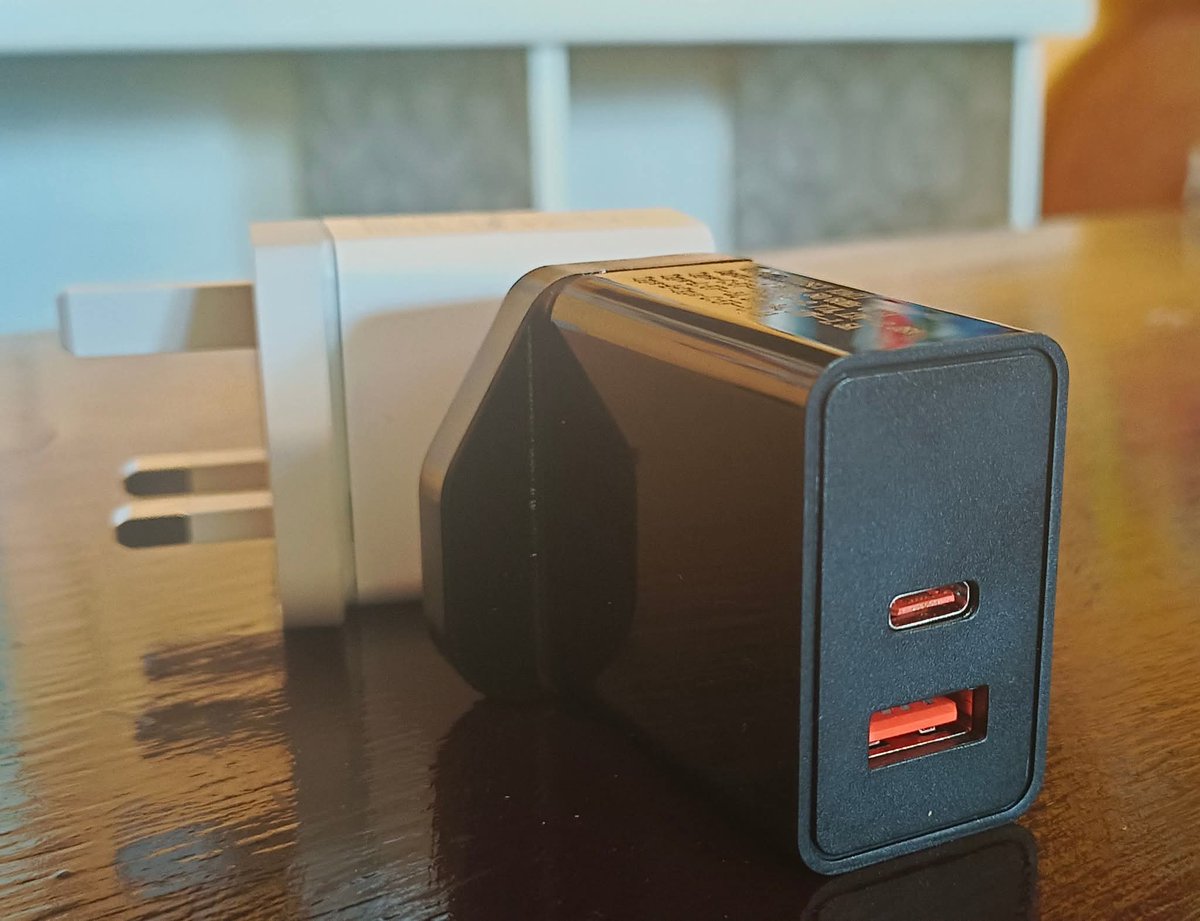 Its_Muthungu's tweet image. TOTOSCI Dual Wall Charger available for just Kshs 1,200

✅ Dual Port Output
✅ 5V / 3A Fast Charging
✅ Durable and Reliable

Perfect for charging two devices at once. No more waiting turns!

Contact us on 0724 871 079

#TOTOSCI #MadeInKenya #StayPowered #StayConnected