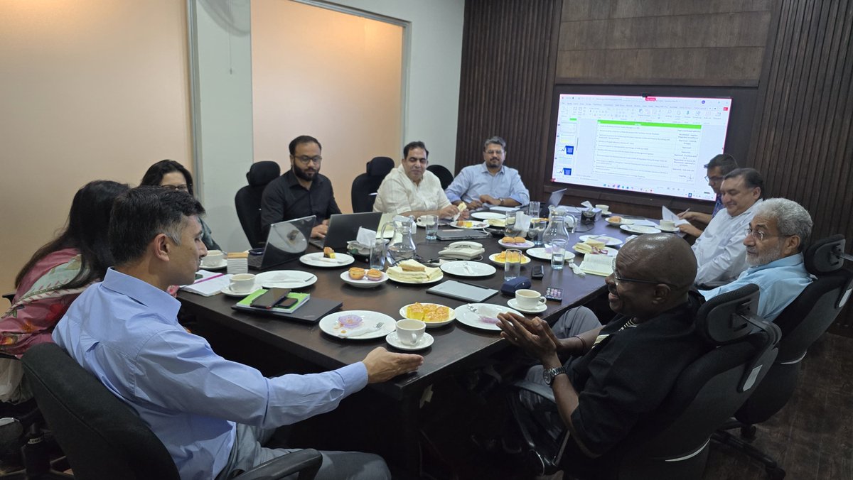E4HProgramme's tweet image. FCDO Representatives from @ukinpakistan recently participated in a review meeting at the E4H Lahore office to discuss the programme's work plan and district approach for Punjab.
