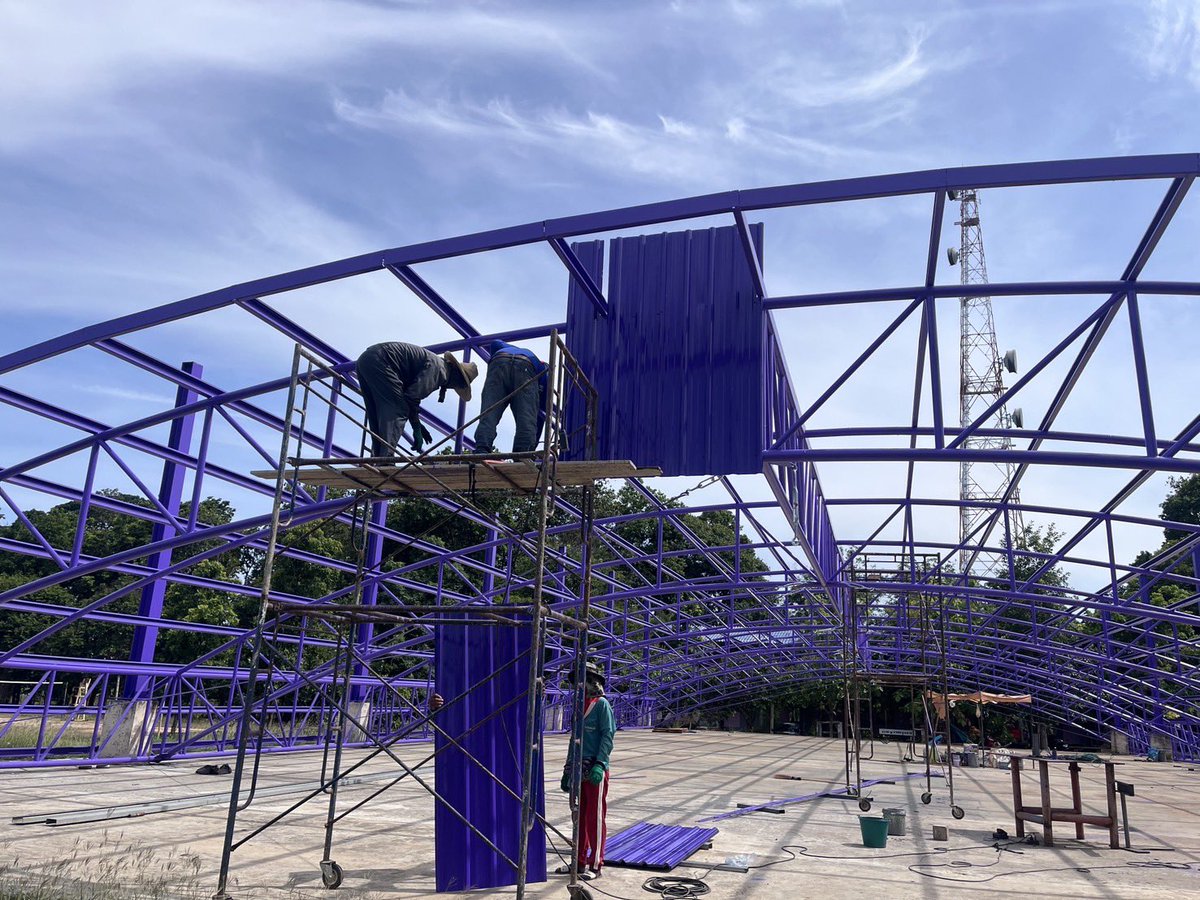 #มอบความสุขแก่ชุมชน 

โรงเรียนให้ช่าง เริ่มทยอยมุงหลังคาโดม
เพื่อติดตั้ง คาดว่าจะใช้ระยะเวลาประมาณ 10 วัน
ก่อนโครงการจะแล้วเสร็จครับ

🙏🙏🙏🤍🙏🙏🙏