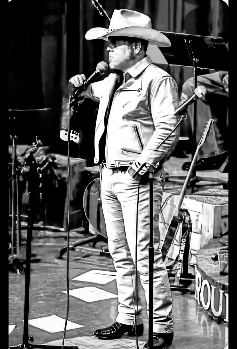 At the Troubadour in Nashville for the Next Generation concert...Had a blast! Great crowd at the sold out show ! ❤️