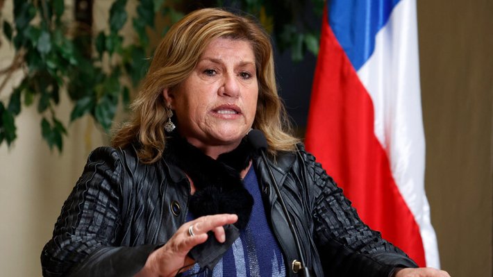 ahlexxxx9. (@ahlexxxxx9) on Twitter photo Vi a una ASQUEROSA llamada <a href="/glorianaveillan/">Gloria Naveillan Diputada</a> diciendo que ella prefiere votar por Tohá antes que por Kast. Yo voto Kast pero si tengo que votar kaiser también lo voto, hasta votaría por MATTHEI que poco y nada me gusta pero jamás, se vota zurdo. Vieja sin valores. Vi a una ASQUEROSA llamada <a href="/glorianaveillan/">Gloria Naveillan Diputada</a> diciendo que ella prefiere votar por Tohá antes que por Kast. Yo voto Kast pero si tengo que votar kaiser también lo voto, hasta votaría por MATTHEI que poco y nada me gusta pero jamás, se vota zurdo. Vieja sin valores.