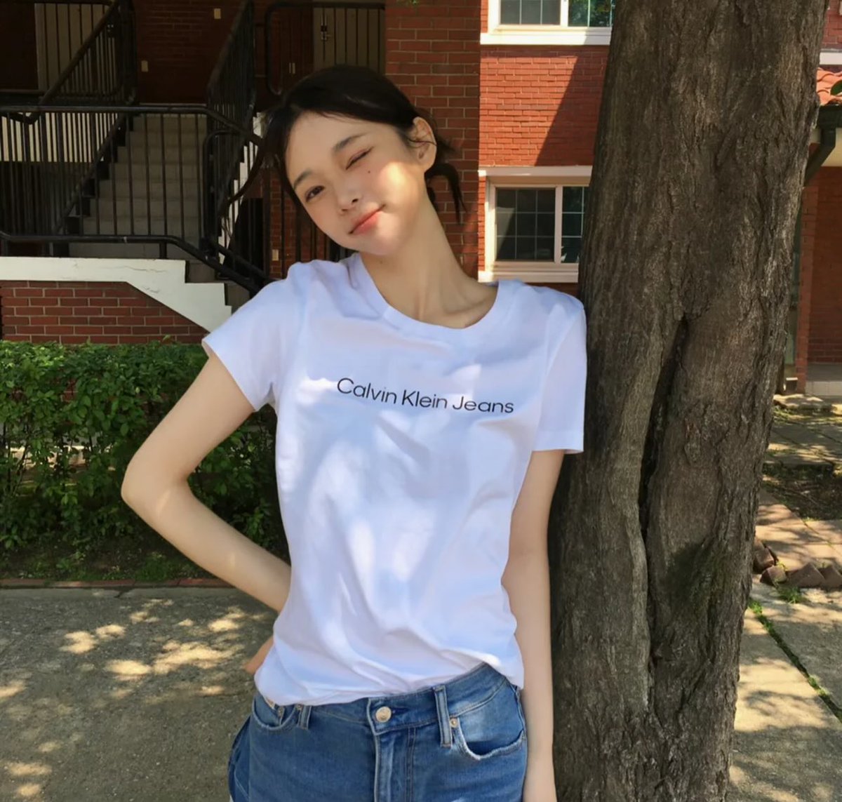 ราคาปกติ 2200฿ เลยน้าาา

ใส่แบบพอดีตัวก็สวย ใส่แบบรัดช่วงเอวก็เซ็กซี่ 🤍🖤