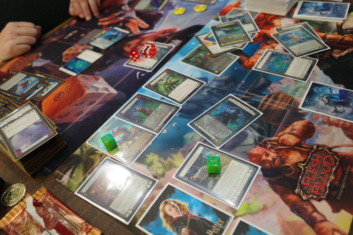 ロサンゼルスのFaBニキに写真撮らせてもらった📸
英語は悔しいことに聞き取れなかったけど沢山話しかけてくれて嬉しかった…！

カツを組んだぜって言ったら「それはマジでクールだぜ」って言ってくれたんだぜ。