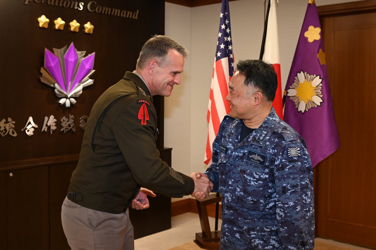 jjoc_pa's tweet image. 6月16日、統合作戦司令部副司令官は、米インド太平洋軍副司令官ジョシュア・M・ラッド陸軍中将の表敬を受けました。統合作戦司令部と米インド太平洋軍司令部における役割と責任を明確にした上で、日米共同による防衛力強化をスピード感をもって達成することの重要性について認識を共有しました🇯🇵🇺🇸
