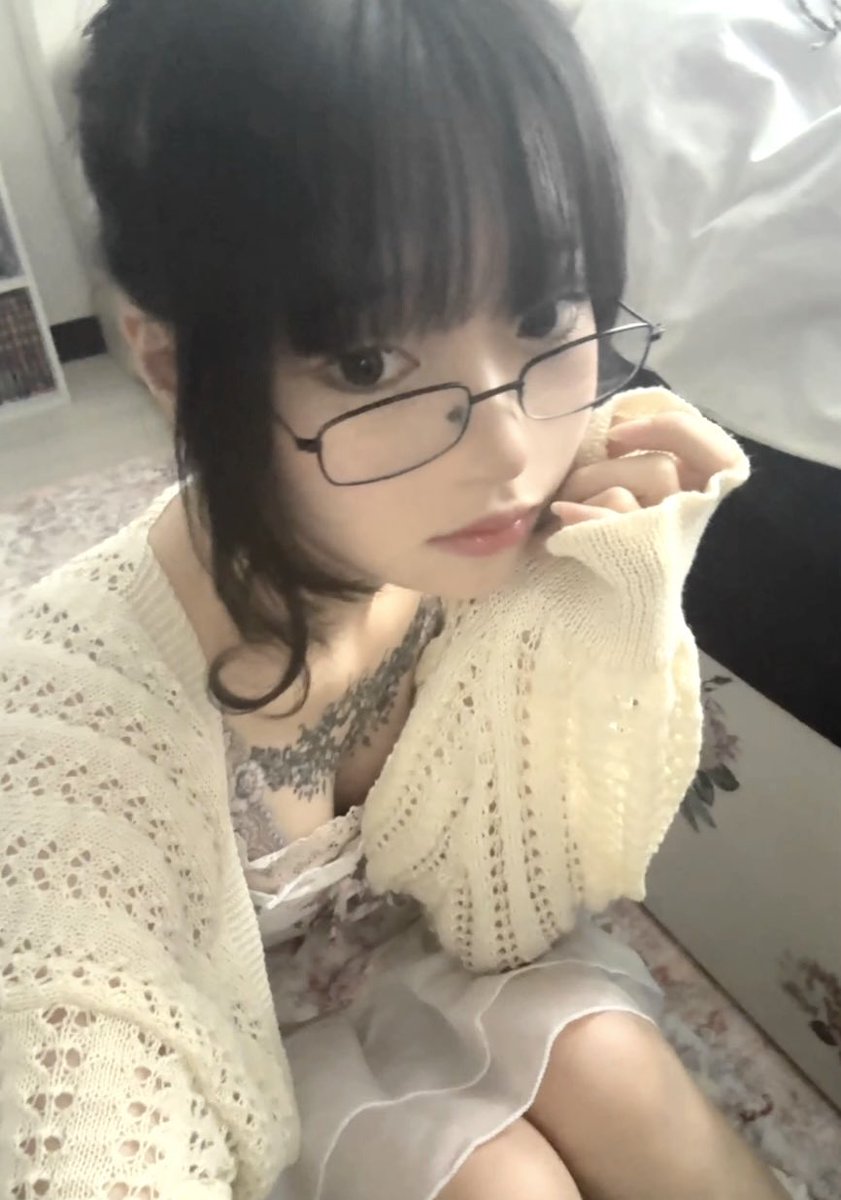 ini (@in2lxq) on Twitter photo 