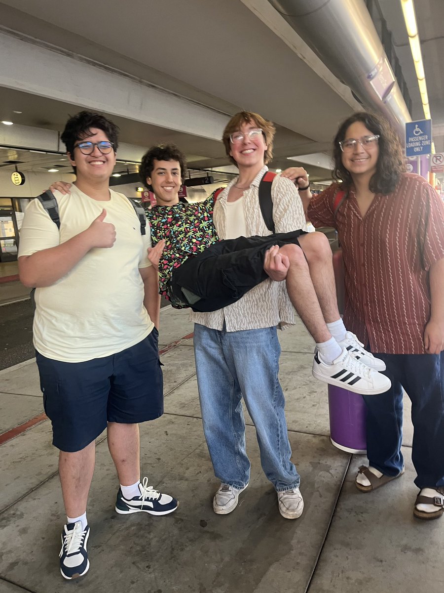 VIDCON GANGGGGG + soon <a href="/AwesomeSanz_/">Awesome Sanz</a>