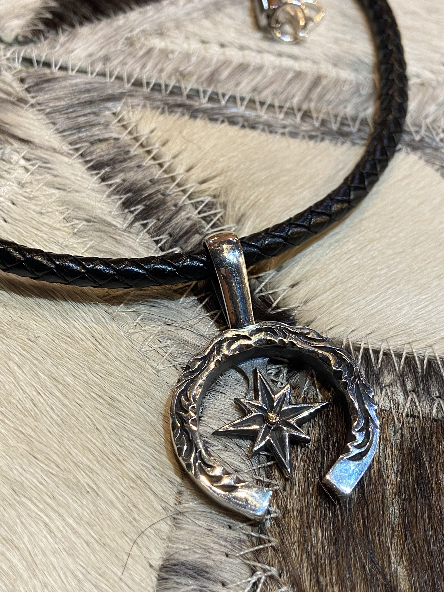 BIGHAND イーグルフェザーネックレス ビックハンド