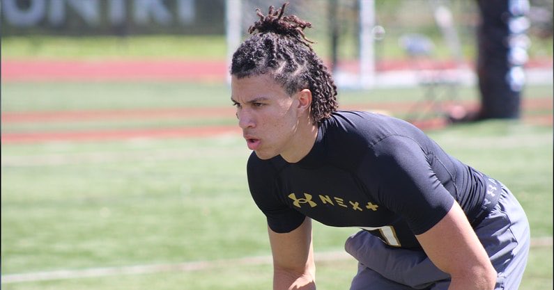 Corey Bender (@corey_bender) on Twitter photo 4-star DB CJ Bronaugh has de-committed from Nebraska.
Earlier today, <a href="/GatorsOnline/">Gators Online</a> reported that Bronaugh was in Gainesville for much of Tuesday 🧐
That report: on3.com/teams/florida-… 4-star DB CJ Bronaugh has de-committed from Nebraska.
Earlier today, <a href="/GatorsOnline/">Gators Online</a> reported that Bronaugh was in Gainesville for much of Tuesday 🧐
That report: on3.com/teams/florida-…