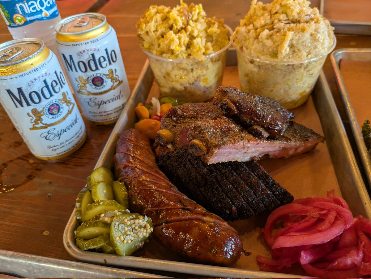 Got Truth BBQ. 🍖
It's fuckin dope. 🙌

テキサスで1番有名なBBQを頂きましたけどめちゃくちゃ美味かった…🙏