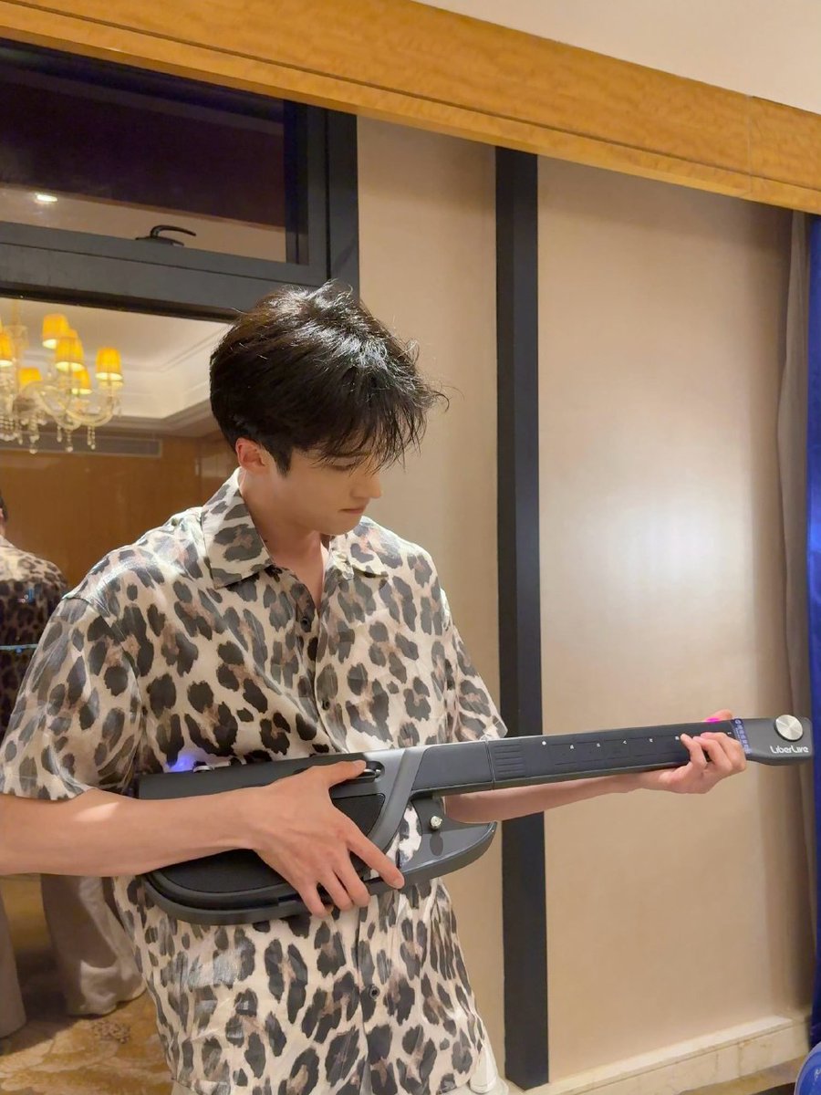 oiyanan's tweet photo. What song do you want to hear? https://t.co/MOjxS7G3hW
