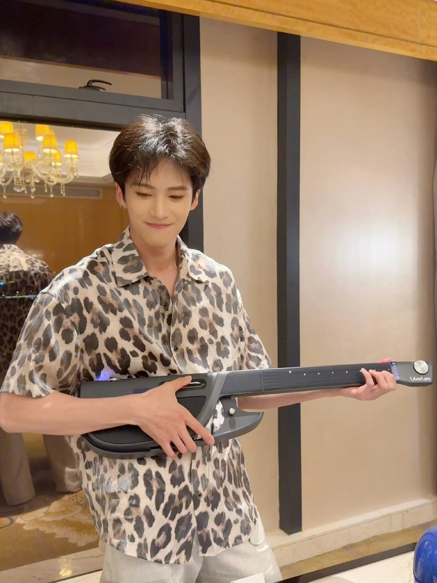 oiyanan's tweet photo. What song do you want to hear? https://t.co/MOjxS7G3hW