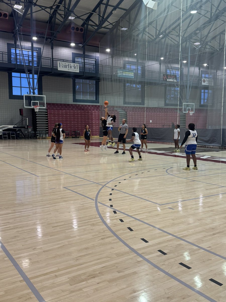 Lady Dogs finish the first day of the <a href="/TWU_Basketball/">TWU Basketball</a> team camp 3-0 with a game 3 win over Nolan Catholic, 41-27! Great showing on the first day. Two games tomorrow starting at 9am. #WeGotLadyDogs #TWUTeamCamp

<a href="/coach_triley12/">Coach Riley 🏀🏀🏀</a>