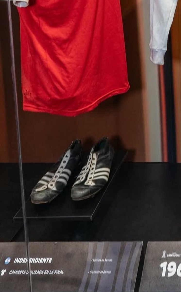 LocoBernao's tweet photo. En el renovado Museo de la Conmebol se homenajea a todos los equipos campeones de la Copa Libertadores. 

Creo que en Independiente no tomamos dimensión de lo que significó el Loco Bernao para todo el fútbol sudamericano. Enorme Raúl!!! https://t.co/mWBjpqnDMS