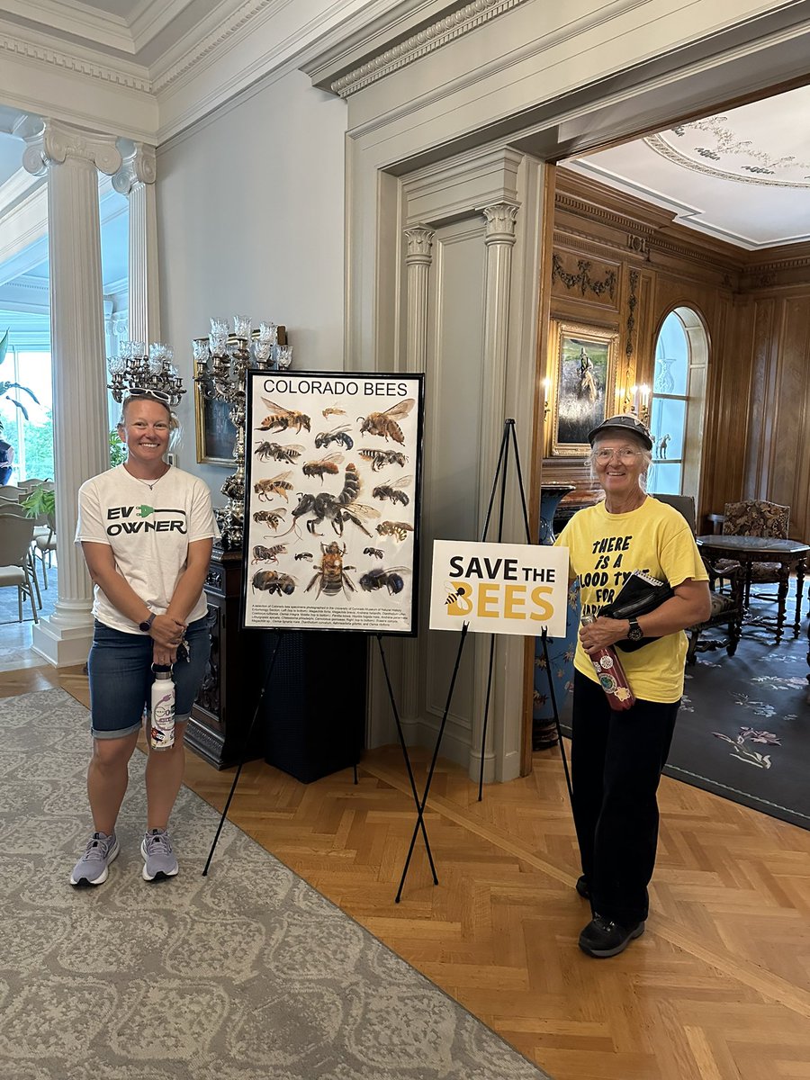 HelpersBee's tweet image. Went to environment, Colorado pollinator’s event at the governors mansion !!