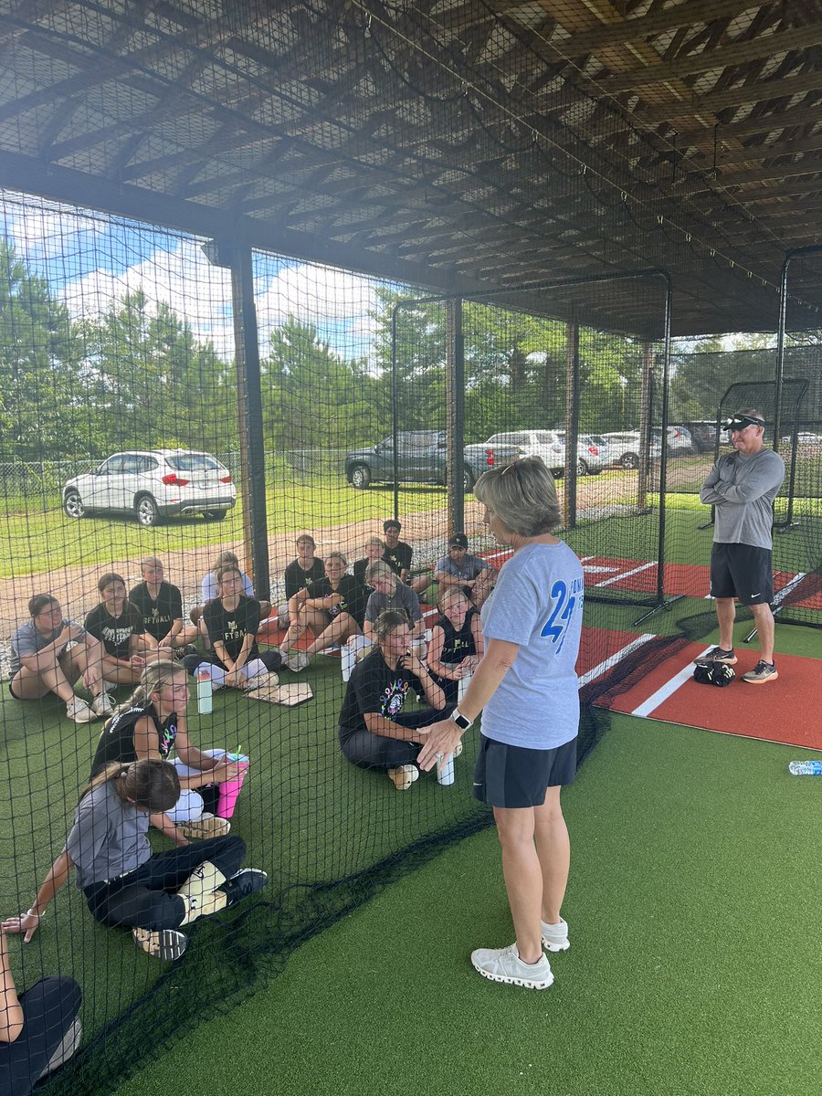 What a great way to end practice! Our FCA rep, April Willingham Cassell speaking to the team about “glorying” the right things. #FCAglory