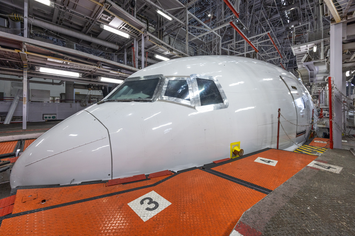 FlyTeamJp's tweet image. 先日退役したJAL 777-300ER「JA731J」の退役整備に大潜入!!
【退役整備レポート:前編】JAL777-300ER初号機、整備士の思いと取り組み
flyteam.jp/news/article/1…
#JAL #JA731J