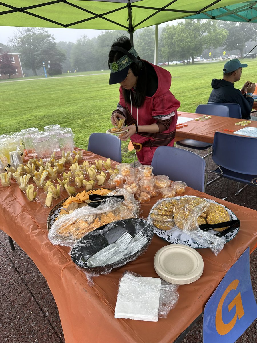 #DaylightHour2025 was celebrated at <a href="/csinews/">College of Staten Island</a> despite the rain! Thank you for coming outside to raise awareness and to have fun playing #bottlecaptictactoe, #SubshineOrigami &amp; decorating #bottleflowermural
We are #CSI! #Sustainability #DaylightHour showers brings, bottled flowers!