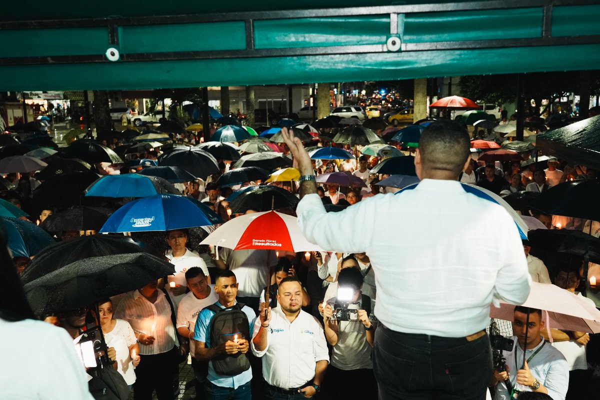 Gobernación de Caquetá (@gobcaqueta) on Twitter photo Velatón por la Vida y la Paz
Desde la Gobernación de Caquetá, liderada por el gobernador <a href="/LuchoPorCaqueta/">Luis Francisco Ruiz Aguilar</a>, nos unimos con el corazón en alto en la Gran Velatón por la Vida y la Paz, un acto simbólico cargado de esperanza, reconciliación y memoria.
<a href="/FNDCol/">FND - Federación Nacional de Departamentos</a> Velatón por la Vida y la Paz
Desde la Gobernación de Caquetá, liderada por el gobernador <a href="/LuchoPorCaqueta/">Luis Francisco Ruiz Aguilar</a>, nos unimos con el corazón en alto en la Gran Velatón por la Vida y la Paz, un acto simbólico cargado de esperanza, reconciliación y memoria.
<a href="/FNDCol/">FND - Federación Nacional de Departamentos</a>