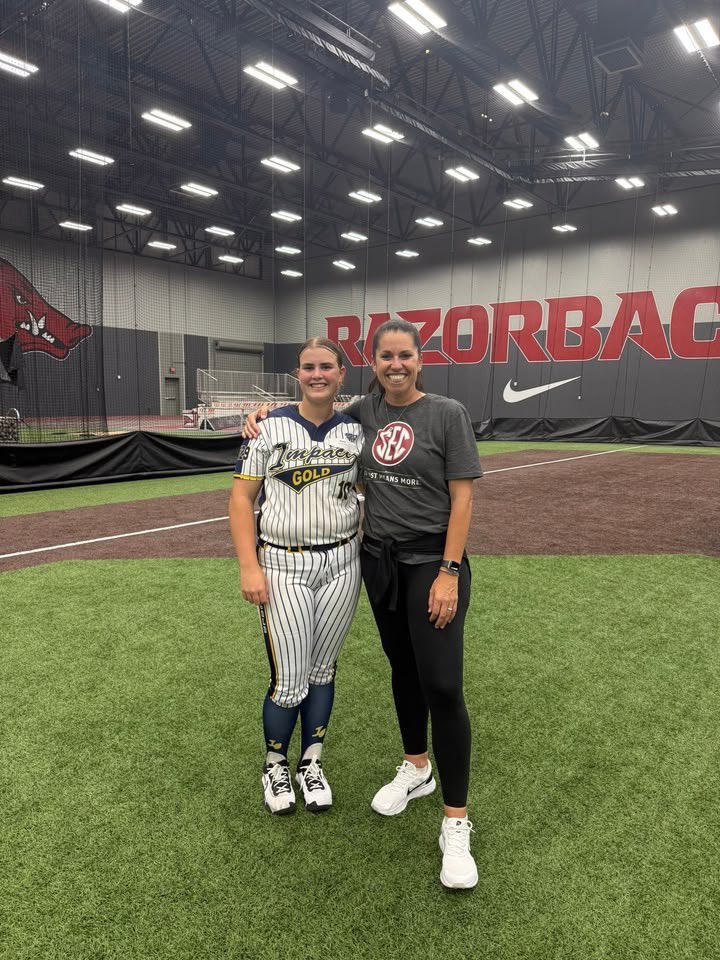 Ava_Dickerson10's tweet photo. Had a fantastic time at the Arkansas pitching camp yesterday! A big thank you to Coach Deifel and everyone for putting on a great camp! 🐗🥎#onthehill #woopig
@CoachDeifel 
@djgasso 
@MattMeuchel 

@impactgold_Kent 
@mayliebpitching https://t.co/tu6h2kFGWD