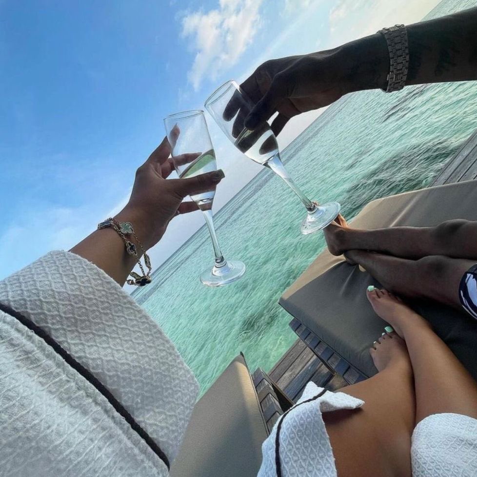 just wanna travel the world with my person