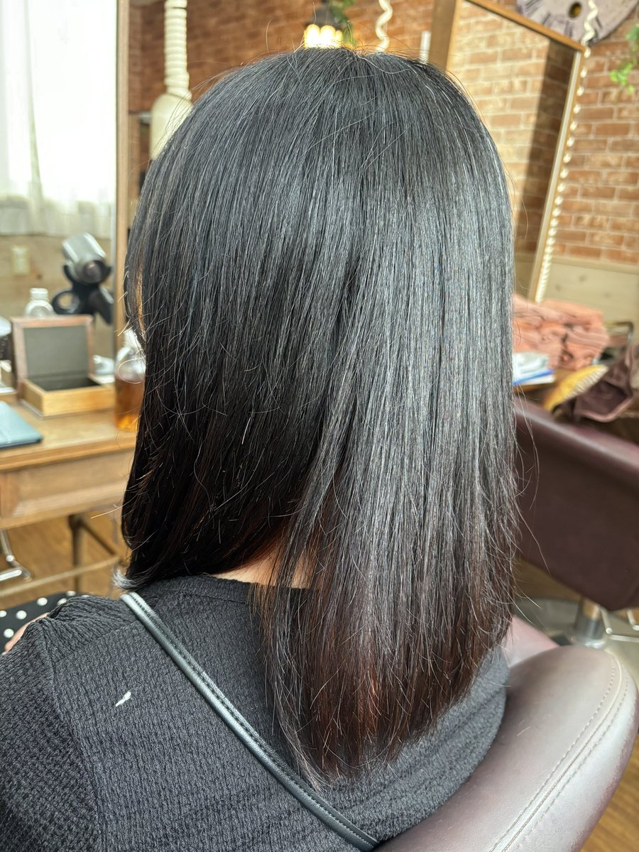 lycoris923's tweet photo. ダ���シュで、ボサボサ激重ロングヘアーを卒業🎓してきた！もう手に負えないくらい伸びてて…😭😭やっとスッキリした…余計なことも聞いてこないし、話しかけてこないし、トリートメントもしてくれた🙏スッキリした！！！！ https://t.co/jTBC1nJlTw