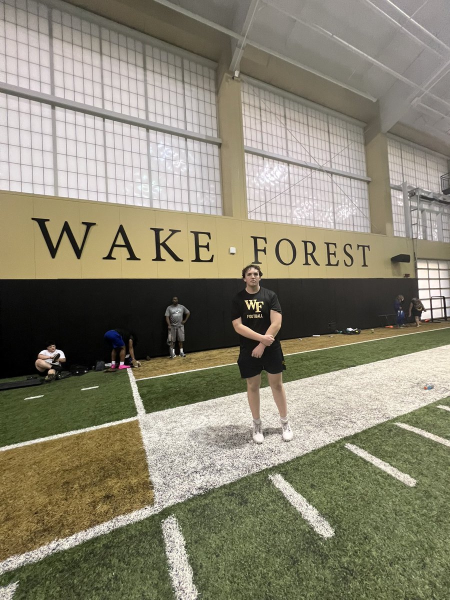 Sean_Franklin_'s tweet image. I had a great camp at @WakeFB football last night. I appreciate the invite from the coaches! @CoachKaster @Coach_WebbWFU @CoachBenz_