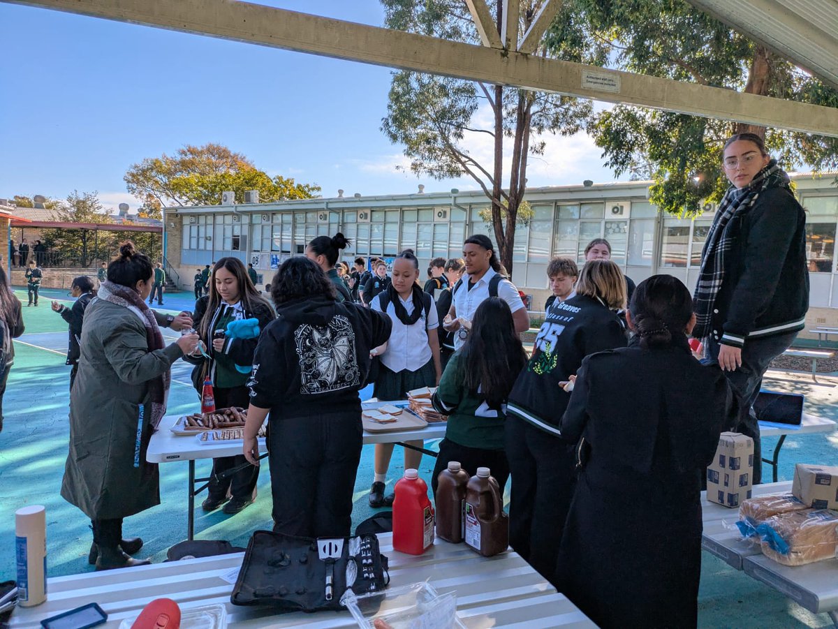 HighIngleburn's tweet image. Our Year 11 and 12 students took part in a meaningful Wellbeing Day, kicking off with an impactful performance by the Street2Stage initiative. The performance shed light on the challenges of couch surfing while celebrating the power of resilience and determination.
Students then…