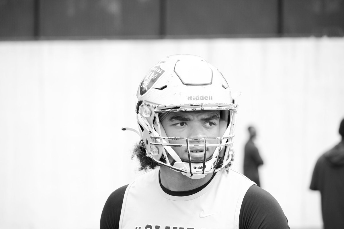 EPHSRecruiting's tweet image. Auburn 7 vs 7 Camp last week!

🔥💯🔥

@AuburnFootball 

#CLIMB25

@Raiders @AthleticsEP @VanSpence10 @coachruss23 @BJacobsonFBall @RecruitGeorgia @NwGaFootball @RustyMansell_ @BALLERSCHOICE1 @ChadSimmons_ @ErikRichardsUSA @NEGARecruits @PrepRedzoneGA @GHSFdaily #RaiderNation