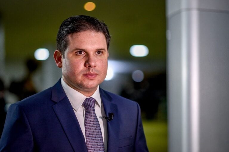 É O MAIOR INIMIGO DOS POBRES E DOS MAIS VULNERÁVEIS