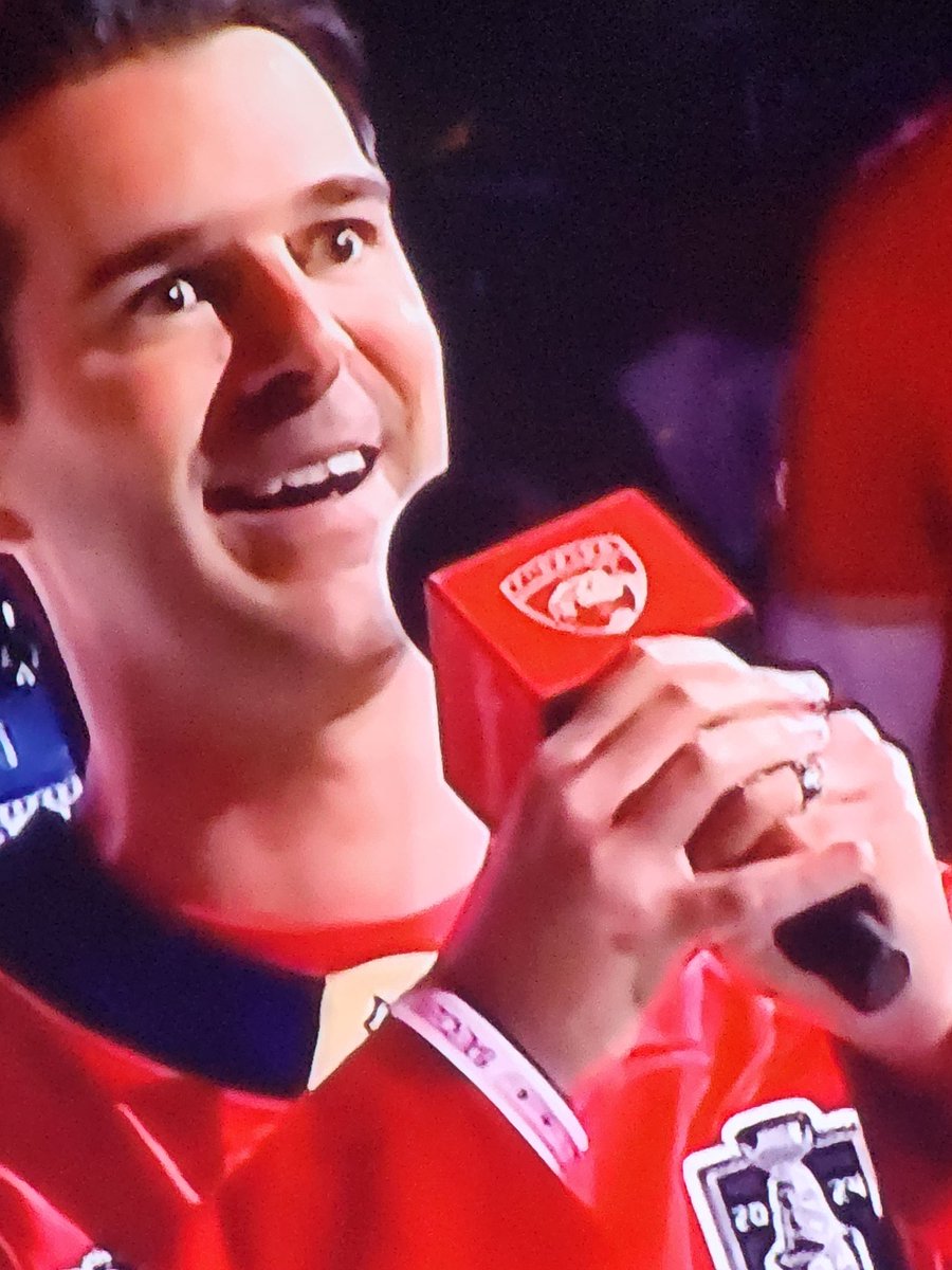 Did <a href="/marknorm/">mark normand</a> sing the national anthem at the Stanley Cup tonight? This guy is definitely farting right here.