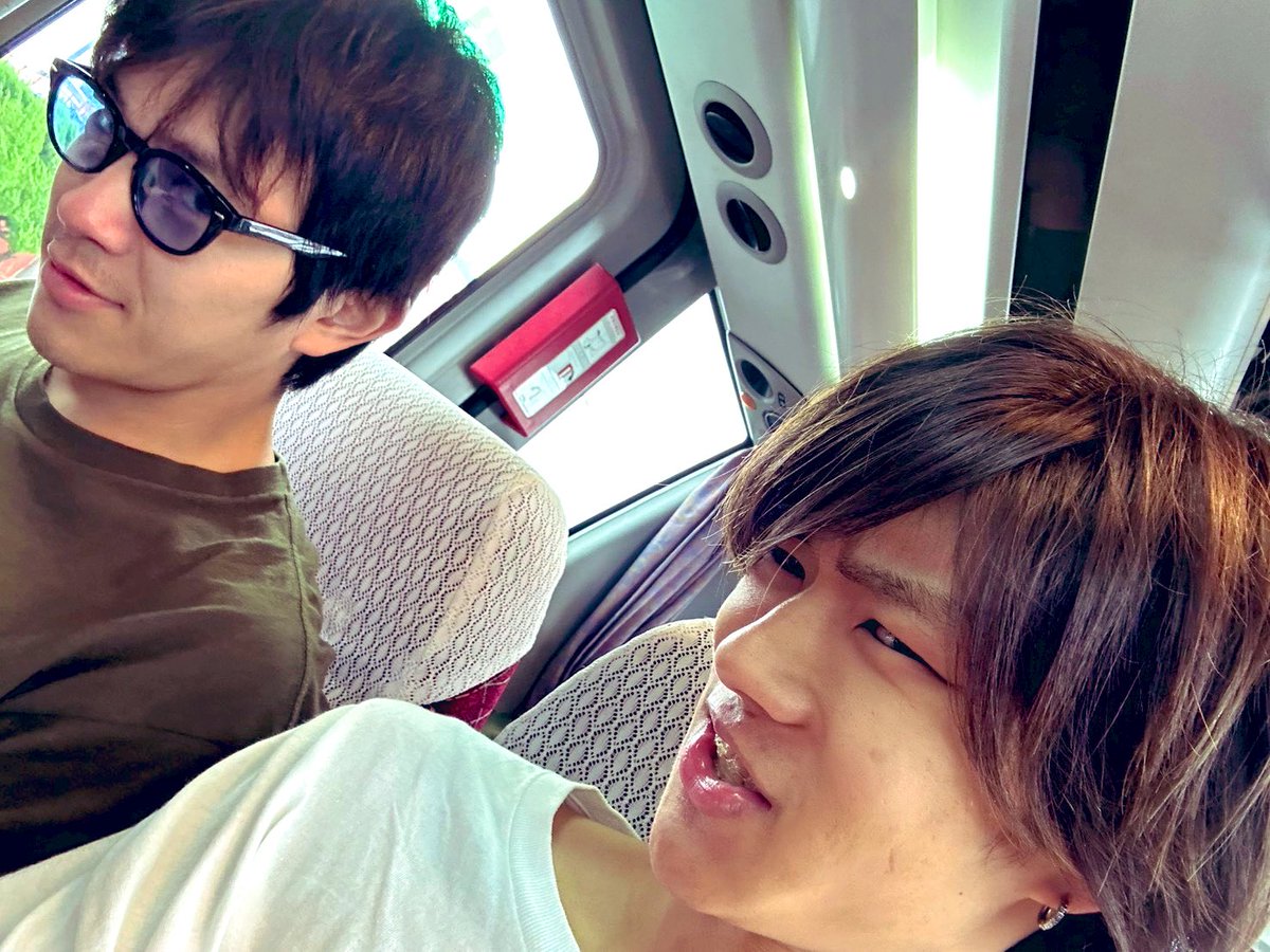 #キープC

昨日より博多入りしてます🙌

無事に湾岸劇場にも
茜坂家が建築されました🏠

にしても距離が近いことよ！！！

そして今日は劇場で稽古🔥

久々に会える人達もいて
すごい楽しみ😳！！

チケット🎫
1link.jp/i_am_satoshi