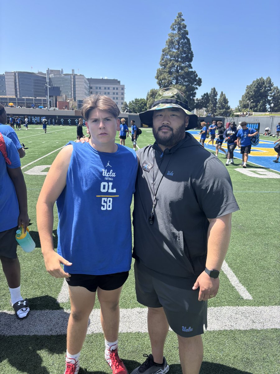 Captain627272's tweet image. Thank you @UCLAFootball for the camp had a great time meeting coaches and staff while participating in the camp 235 lbs Class of 2028 Position: Center Village Christian school @2gKohl @CoachBru1 @Raadicle @KelleyBeMoore @CoachOglesby #football #fypシviral #CollegeFootball…